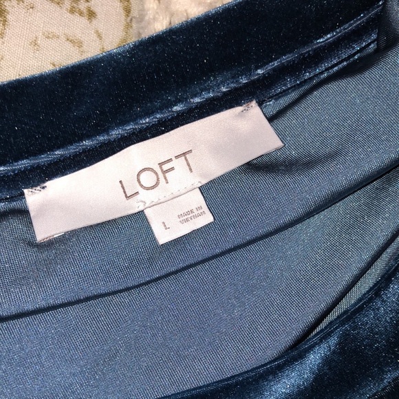 Loft crushed velvet blue top size large - Picture 5 of 6